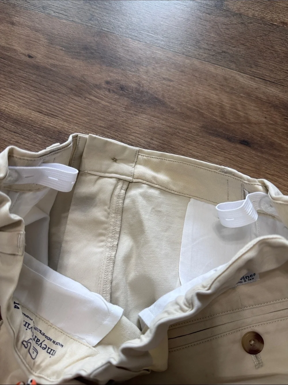 Vineyard Vines shorts size 14